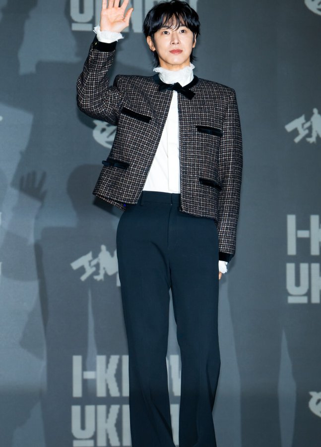 유노윤호, "죄송합니다"로 시작된 공연 중단 사건… 가수 인생의 위기와 이서진의 활약